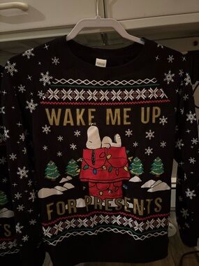 PEANUTS - LIGHT UP Sweater — "Wake Me Up For Presents"